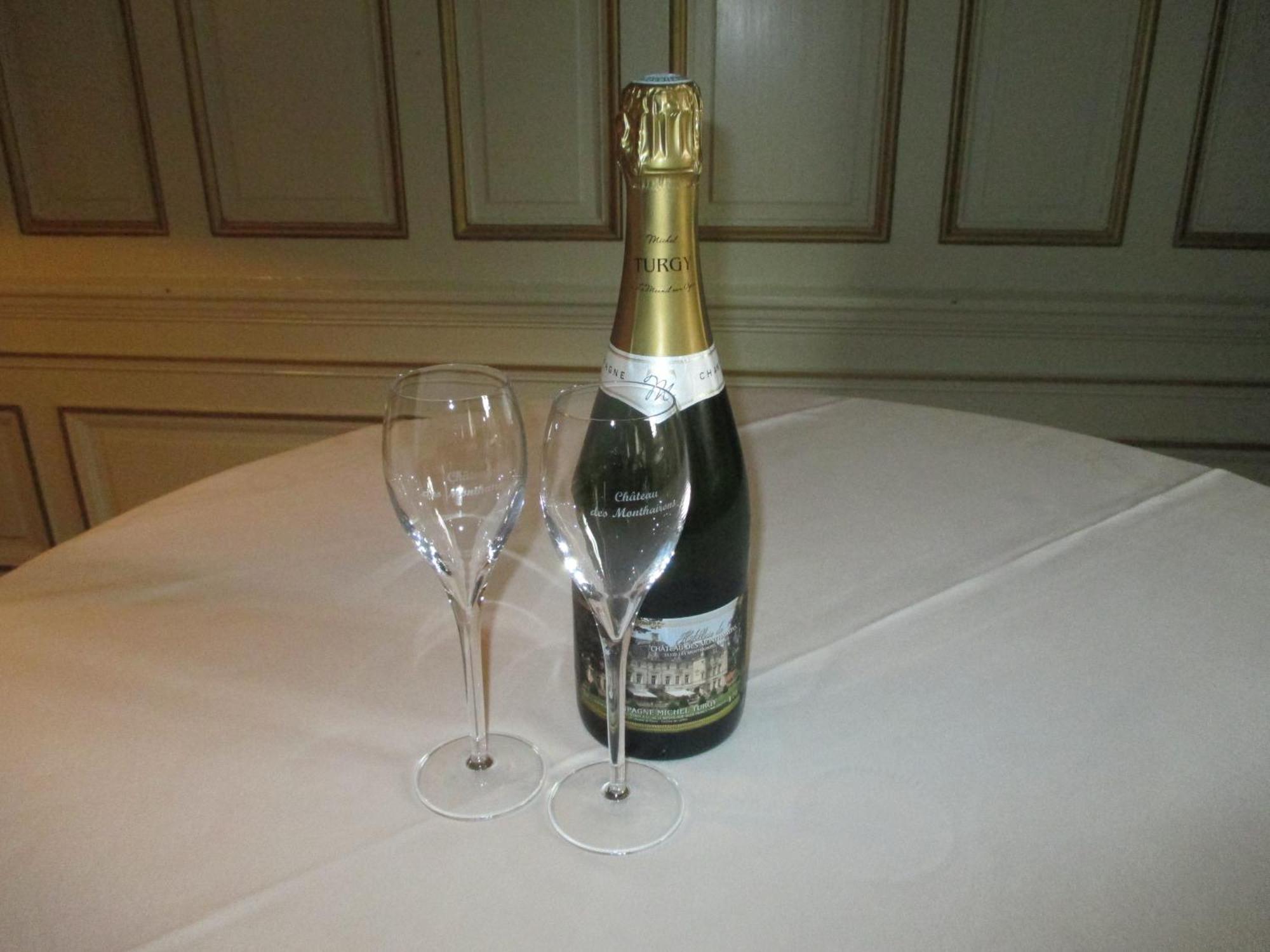 Chateau Des Monthairons Hotel Restaurant Gastromaison Spa Privatif レ・モントエロン エクステリア 写真