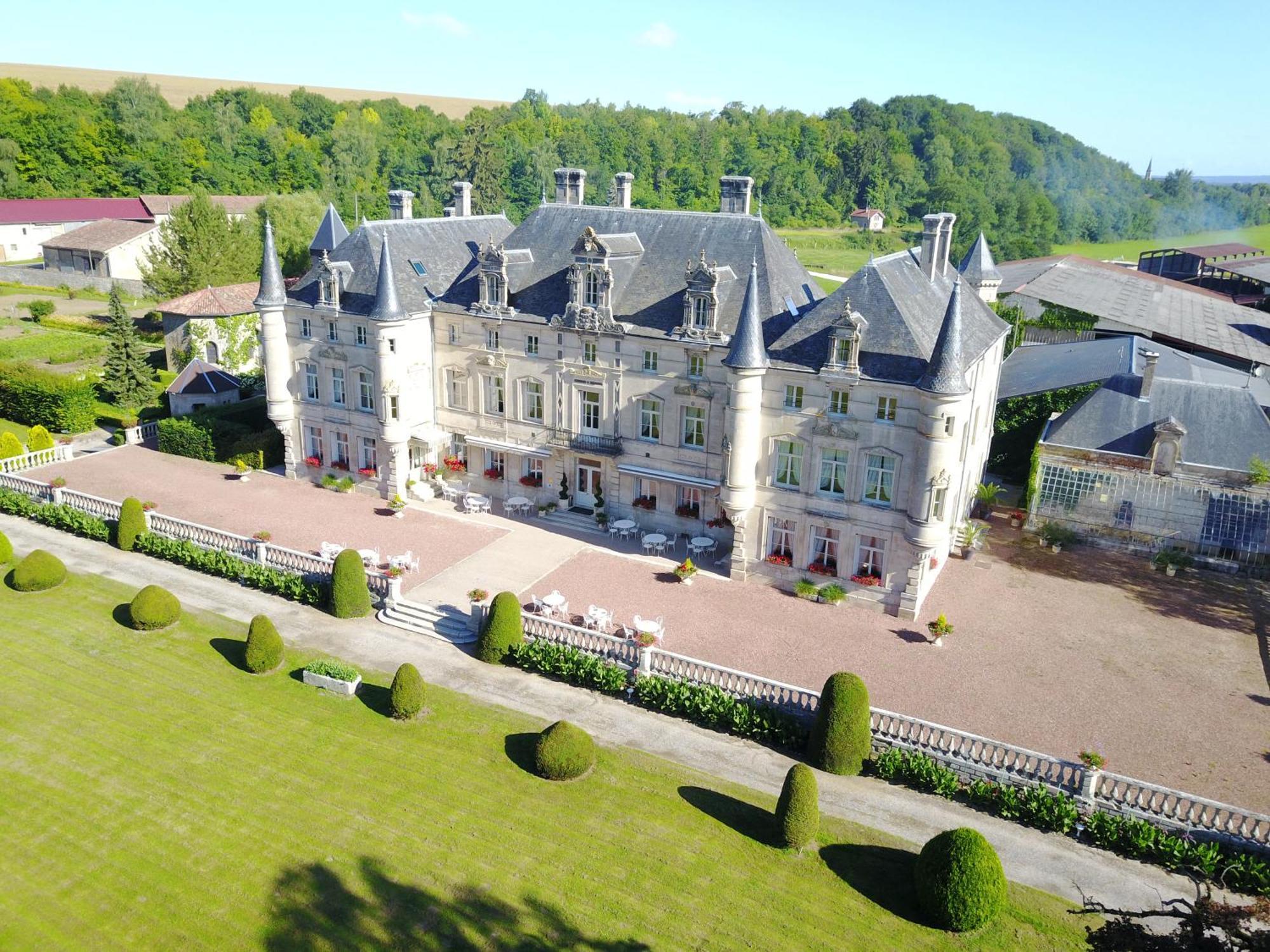 Chateau Des Monthairons Hotel Restaurant Gastromaison Spa Privatif レ・モントエロン エクステリア 写真