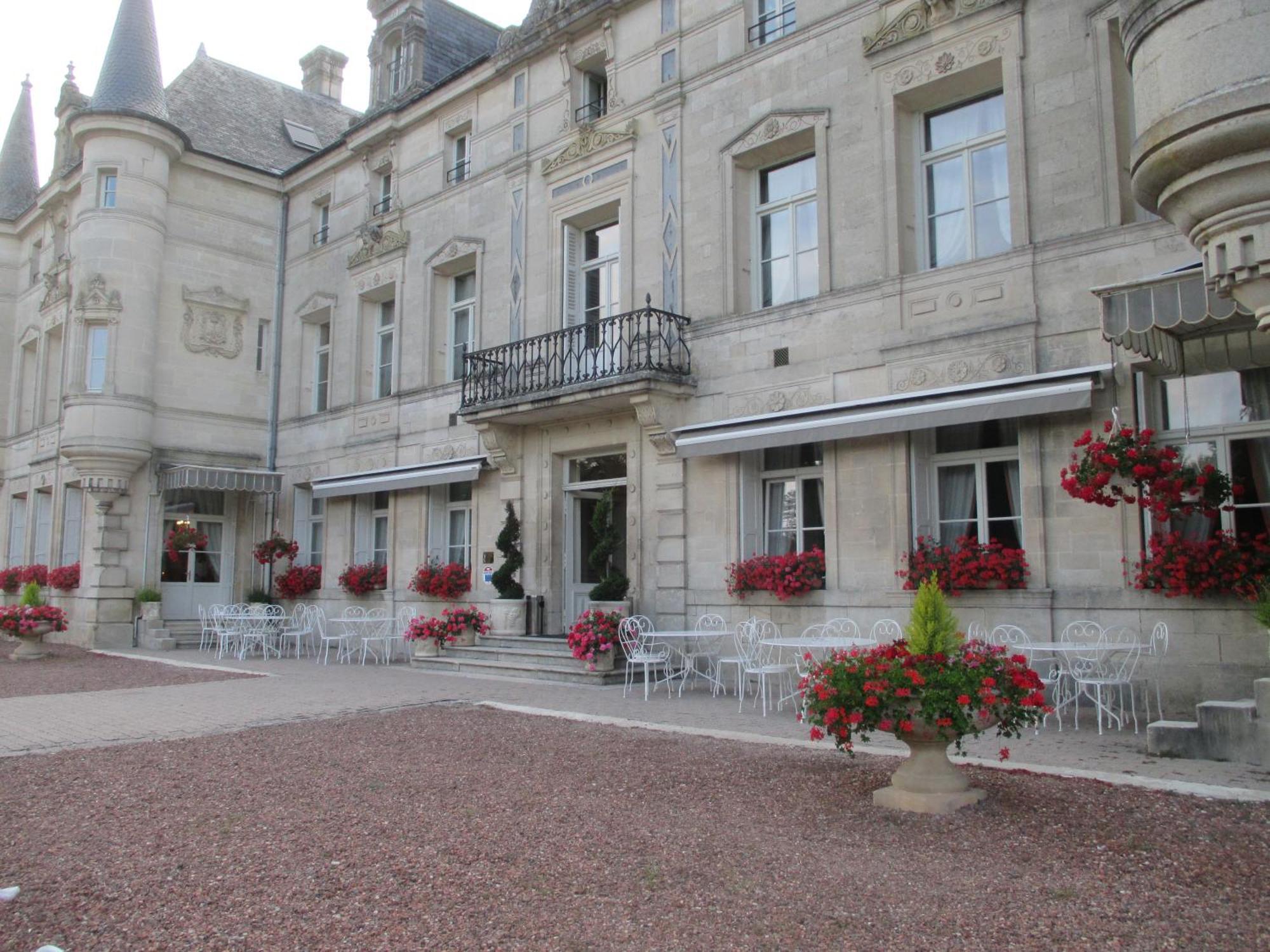 Chateau Des Monthairons Hotel Restaurant Gastromaison Spa Privatif レ・モントエロン エクステリア 写真
