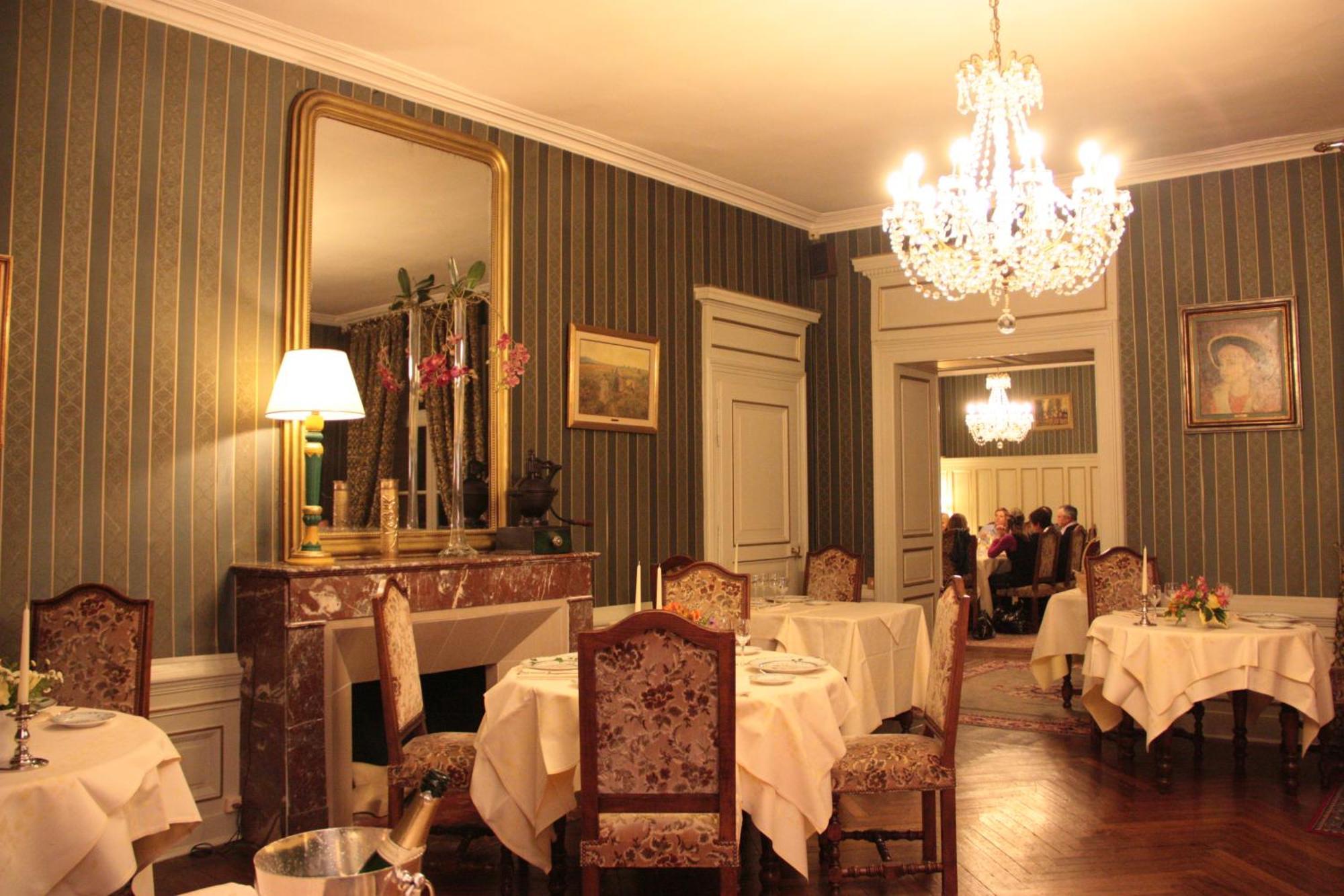 Chateau Des Monthairons Hotel Restaurant Gastromaison Spa Privatif レ・モントエロン エクステリア 写真